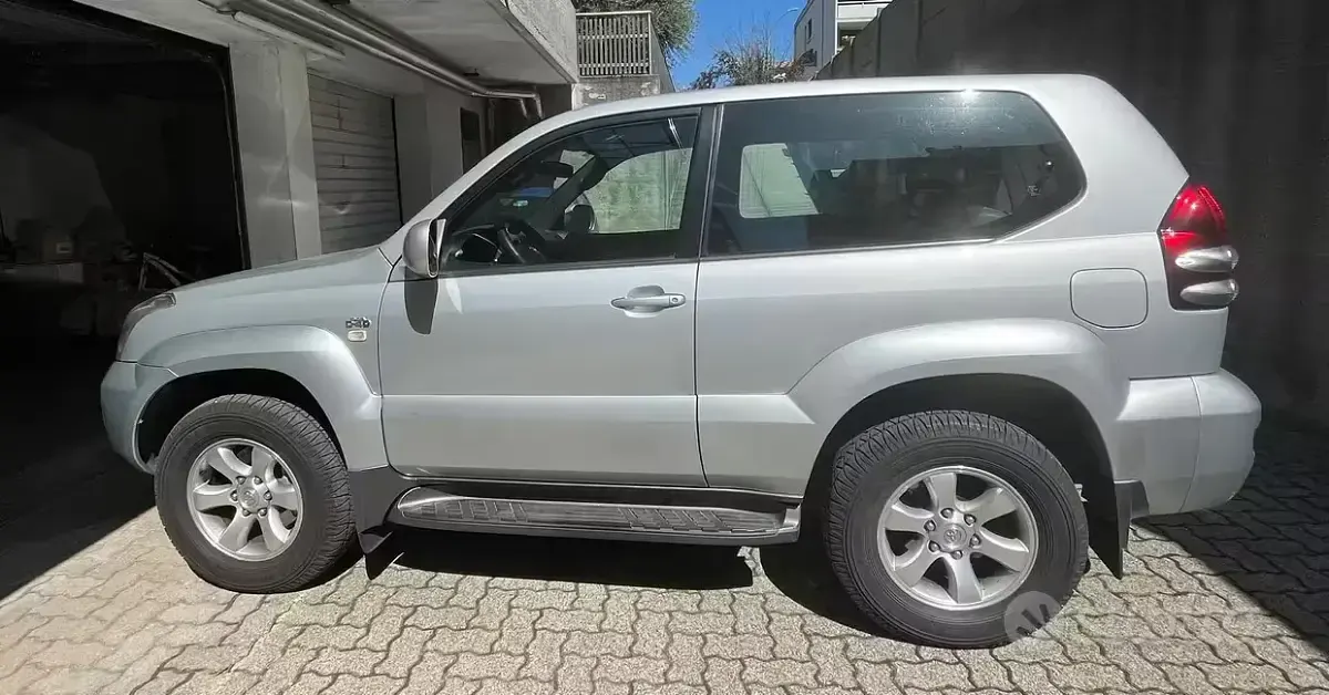 Usata Toyota Land Cruiser 166 CV (122 kW) 2004 Grigio SUV
