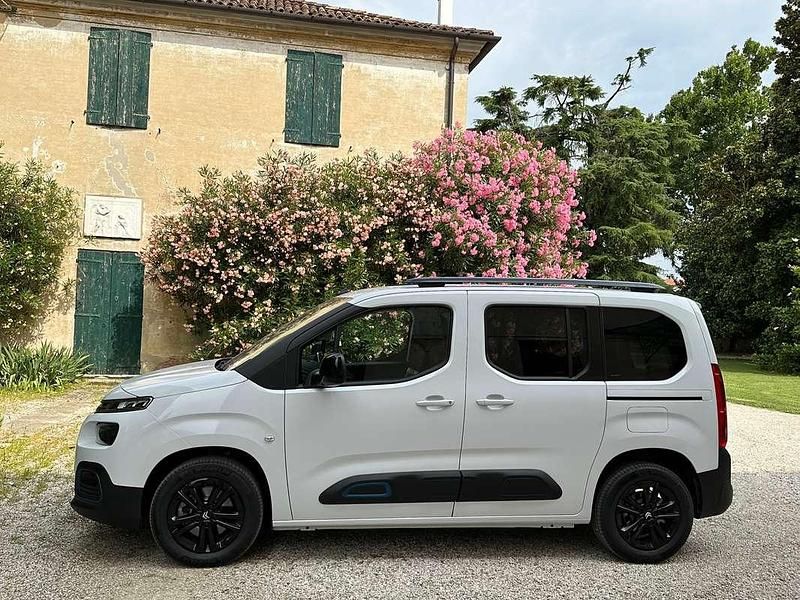 Usata Citroën Berlingo Shine 56 kW (77 CV) 2023 Bianco Monovolume
