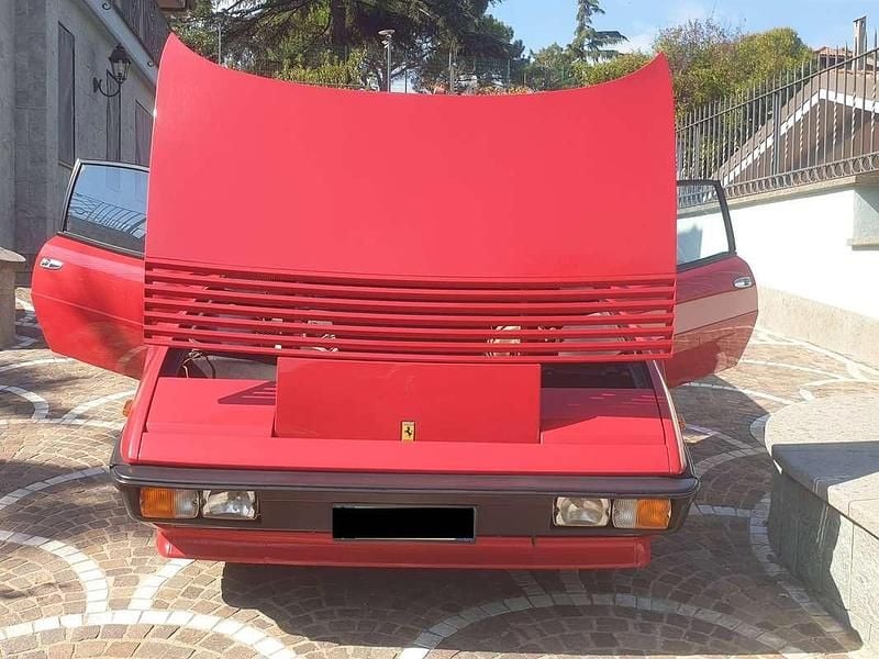 Usata Ferrari Mondial 239 CV (175 kW) 1983 Rosso Coupé
