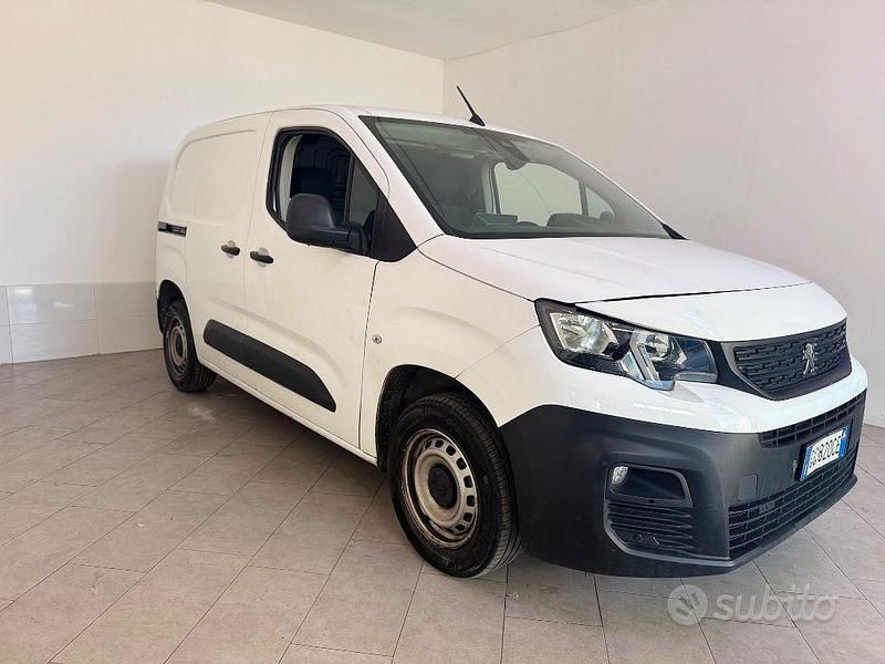 Occasion Peugeot Partner Premium 102 ch (75 kW) 2021 Blanc Monospace