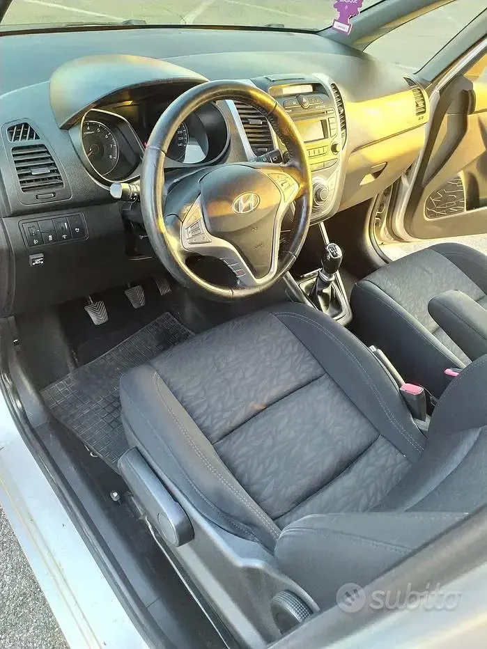Usata Hyundai ix20 90 CV (66 kW) 2012 Grigio Utilitaria