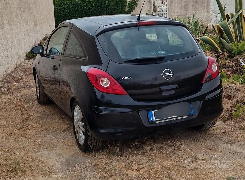 Usata Opel Corsa 60 CV (44 kW) 2009 Nero Utilitaria