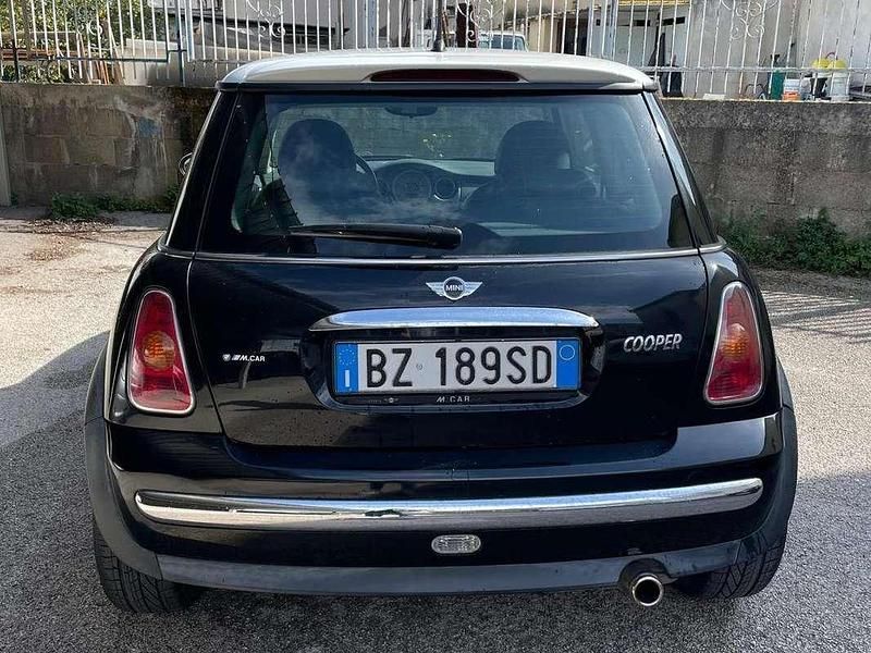 Usata Mini Cooper 116 CV (85 kW) 2002 Nero Utilitaria