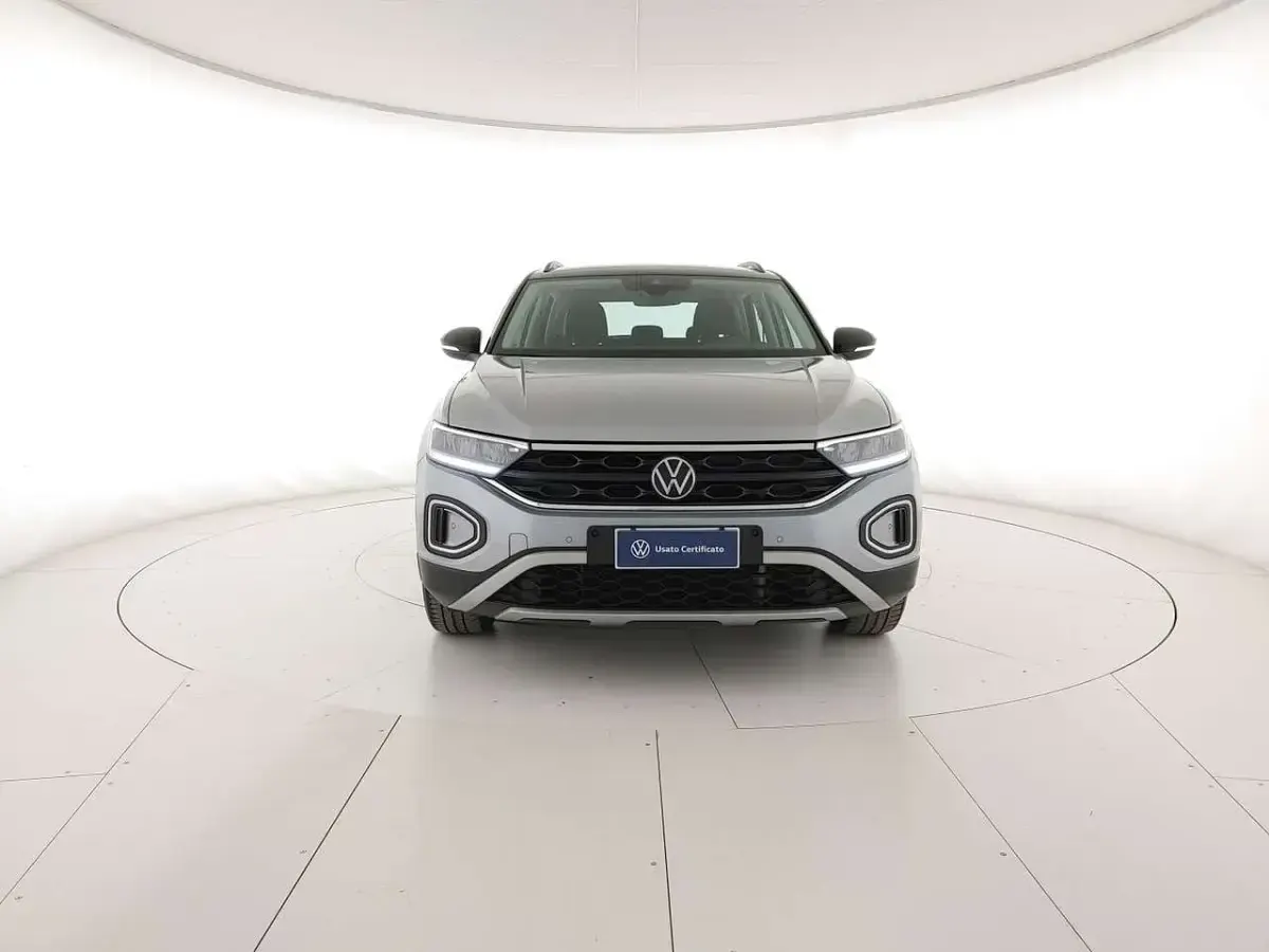 Usata VW T-Roc Life 116 CV (85 kW) 2025 Pyrit silver metallizzato nero SUV
