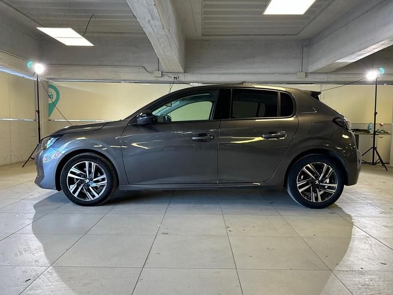 Usata Peugeot 208 Allure 101 CV (74 kW) 2023 Grigio Utilitaria