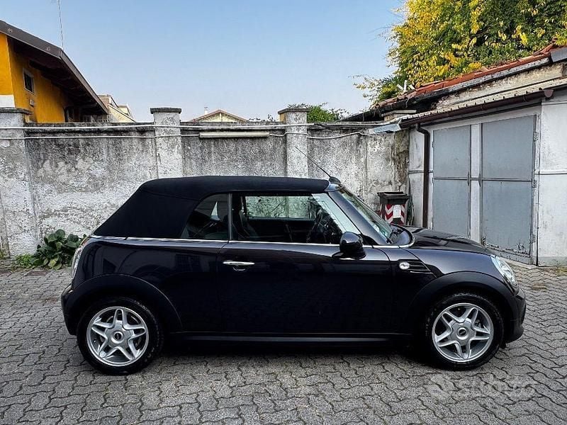 Usata Mini Cooper Cabriolet 122 CV (89 kW) 2013 Marrone Cabrio
