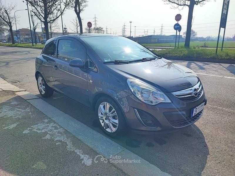 Usata Opel Corsa 86 CV (63 kW) 2012 Grigio Utilitaria