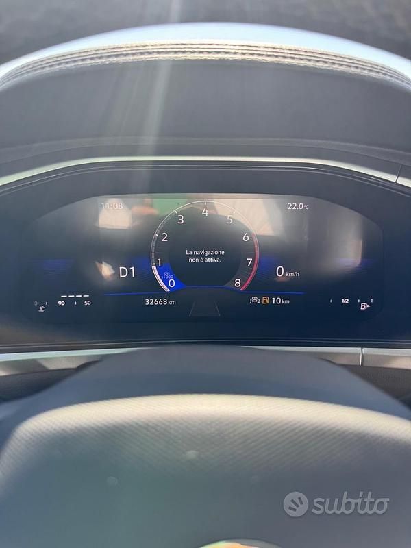 Usata VW T-Roc Sportline 150 CV (110 kW) 2024 Argento SUV