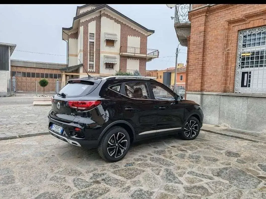 Usata MG ZS Luxury 106 CV (77 kW) 2025 Nero SUV