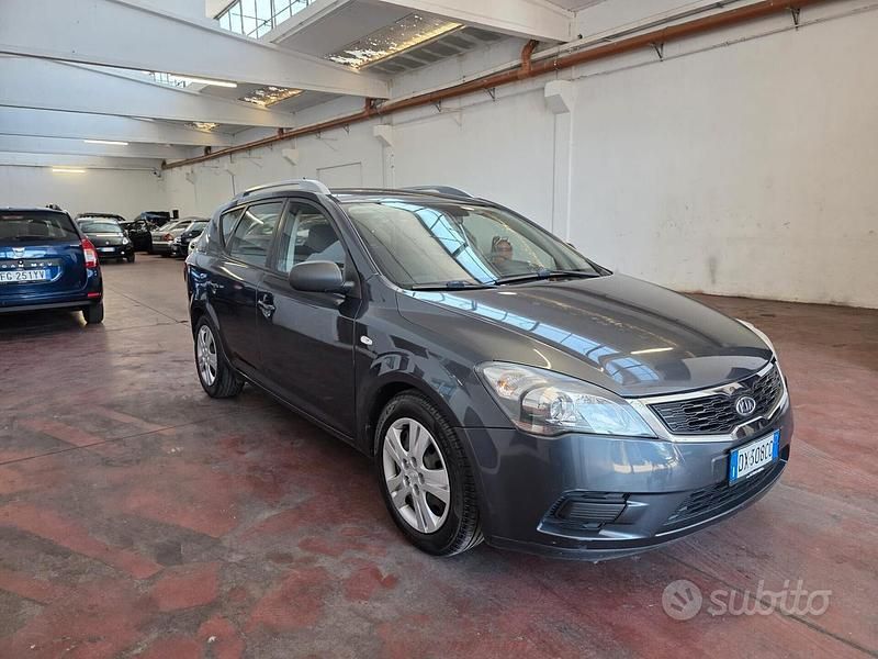 Usata Kia Ceed EX 109 CV (80 kW) 2009 Grigio Utilitaria