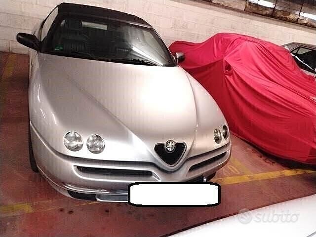 Usata Alfa Romeo Spider 220 CV (161 kW) 1998 Grigio Cabrio