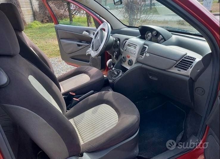 Usata Lancia Ypsilon 60 CV (44 kW) 2007 Rosso Utilitaria