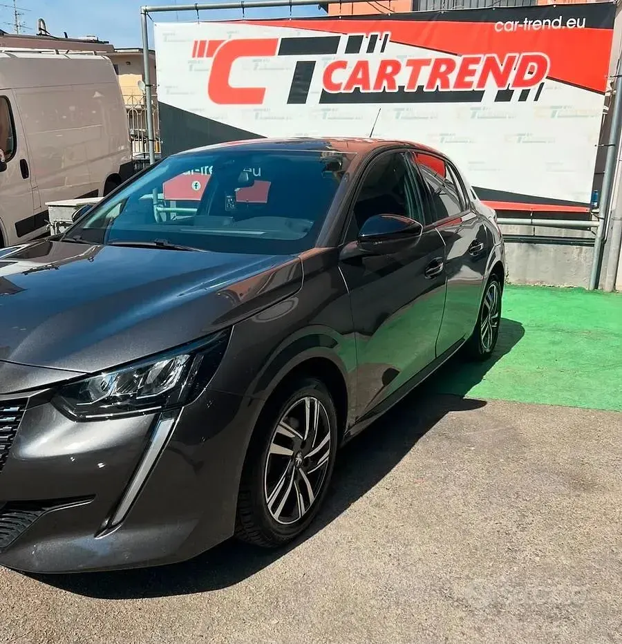 Usata Peugeot 208 Allure 102 CV (75 kW) 2022 Grigio Utilitaria
