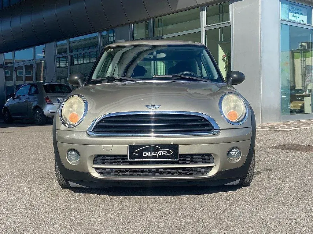 Usata Mini One D 90 CV (66 kW) 2010 Marrone Utilitaria