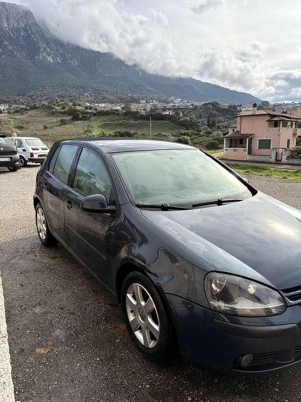 Usata VW Golf V 105 CV (77 kW) 2007 Blu/azzurro Berlina