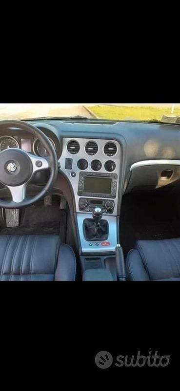 Käytetty Alfa Romeo 159 Exclusive 210 HP (154 kW) 2007 Punainen Sedan