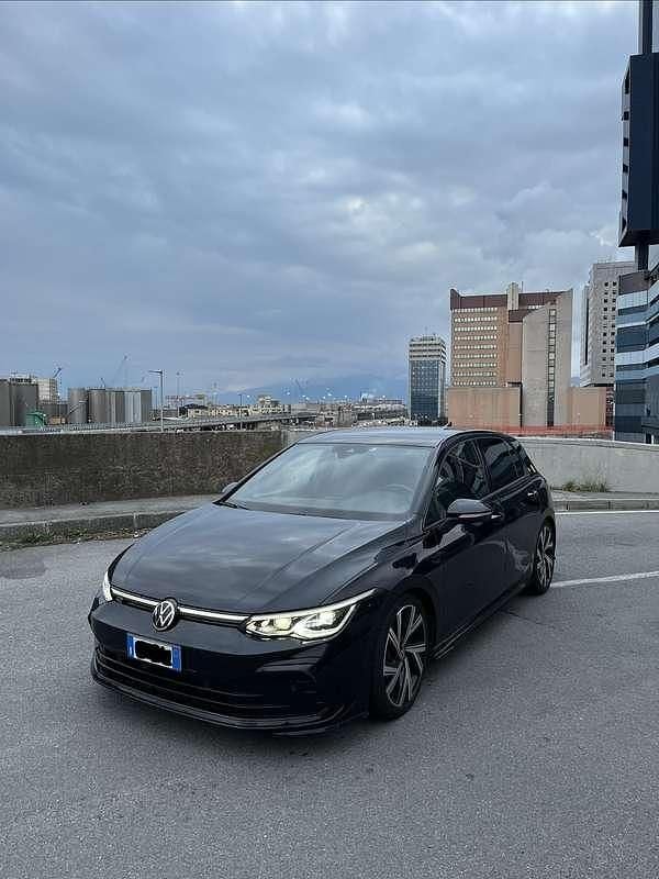 Usata VW Golf VIII R-line 150 CV (110 kW) 2020 Berlina