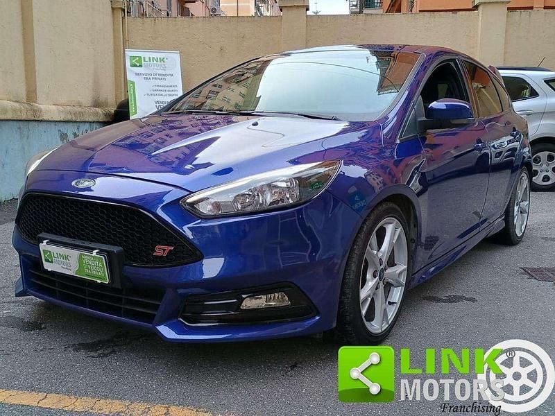 Blu Usata 2017 Ford Focus ST-Line Berlina | 9200 € (Cara) - Immagine 1/4