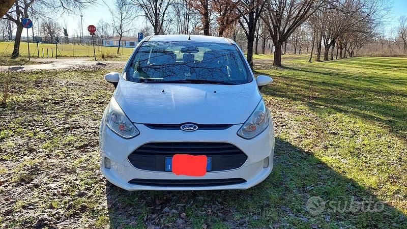 Usata Ford B-MAX 90 CV (66 kW) 2016 Bianco Monovolume