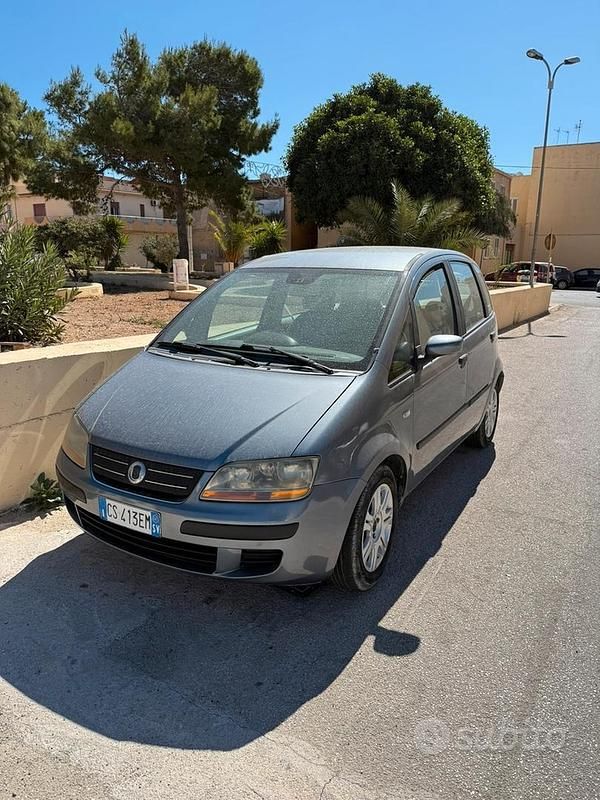 Usata Fiat Idea 95 CV (69 kW) 2004 Monovolume