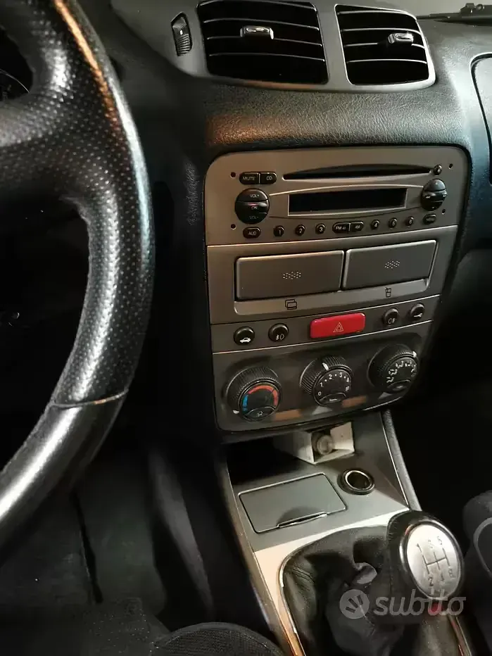 Usata Alfa Romeo 147 105 CV (77 kW) 2009 Grigio Utilitaria