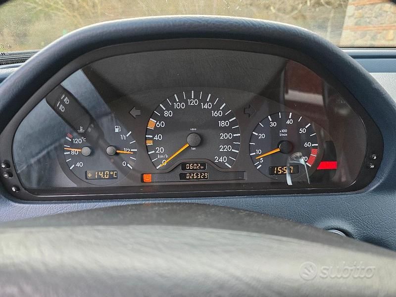 Usata Mercedes C180 Classic 122 CV (89 kW) 1999 Blu Berlina