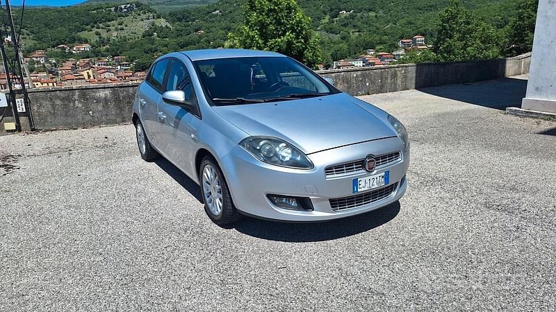 Usata Fiat Bravo Dynamic 120 CV (88 kW) 2011 Grigio Utilitaria