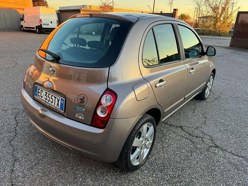 Usata Nissan Micra N-TEC 80 CV (58 kW) 2010 Argento Berlina