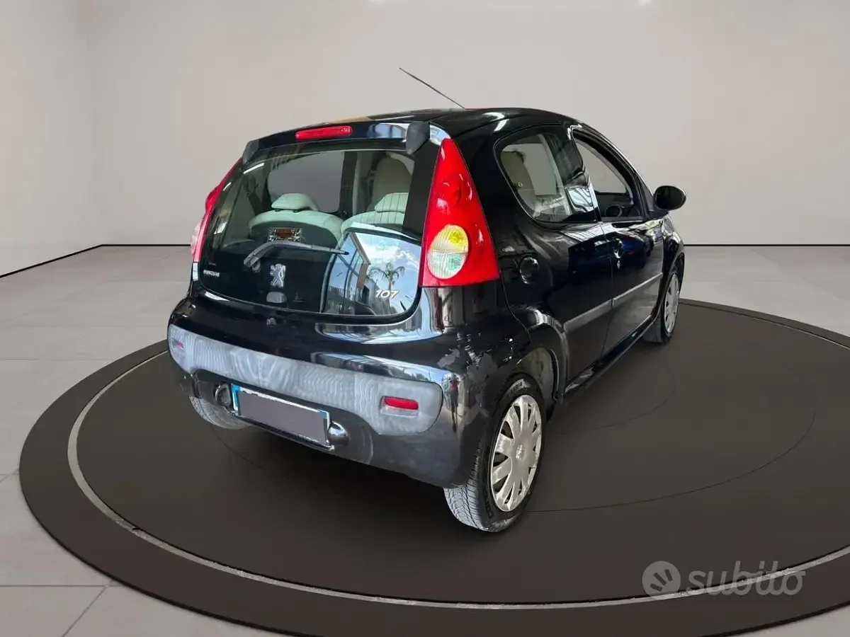 Usata Peugeot 107 68 CV (50 kW) 2008 Nero Utilitaria