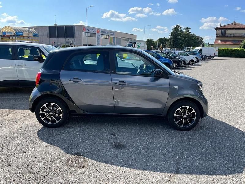 Usata Smart ForFour Passion 71 CV (52 kW) 2016 Grigio Utilitaria