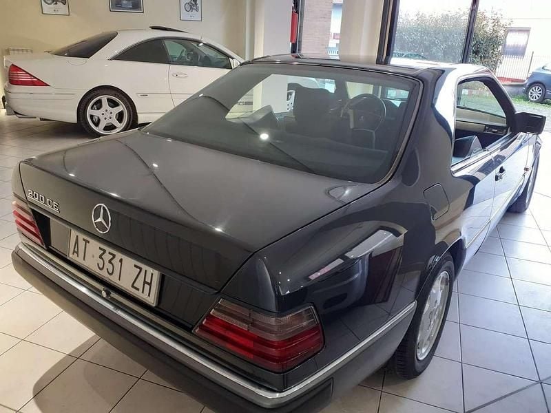 Usata Mercedes 200 122 CV (89 kW) 1992 Nero Coupé