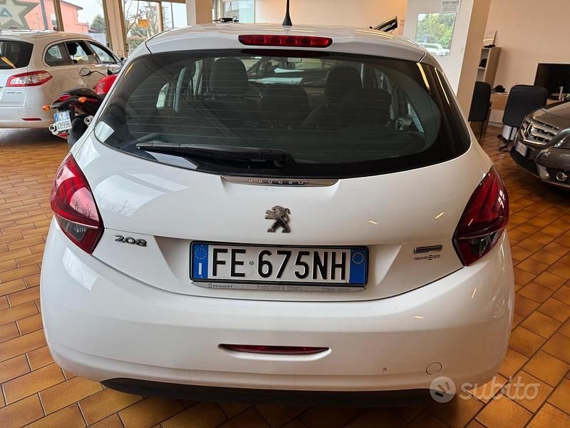 Usata Peugeot 208 82 CV (60 kW) 2016 Bianco Utilitaria