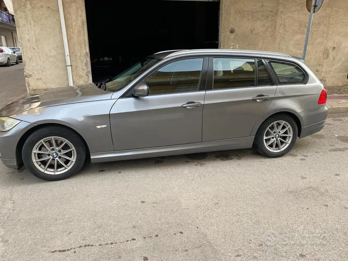 Usata BMW 316 116 CV (85 kW) 2010 Grigio Station wagon