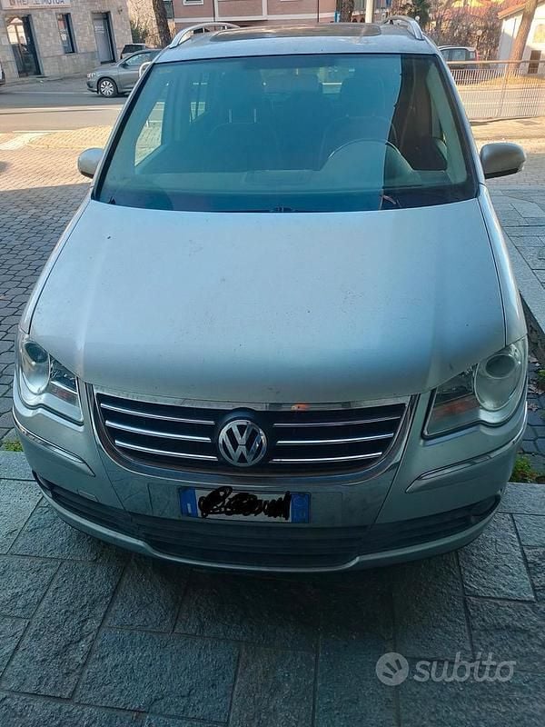 Usata 2005 VW Touran Monovolume | 1000 € (Super prezzo) - Immagine 1/4
