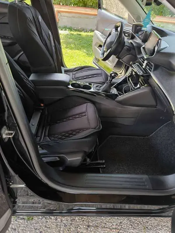 Usata Peugeot 2008 Allure 110 CV (80 kW) 2021 SUV