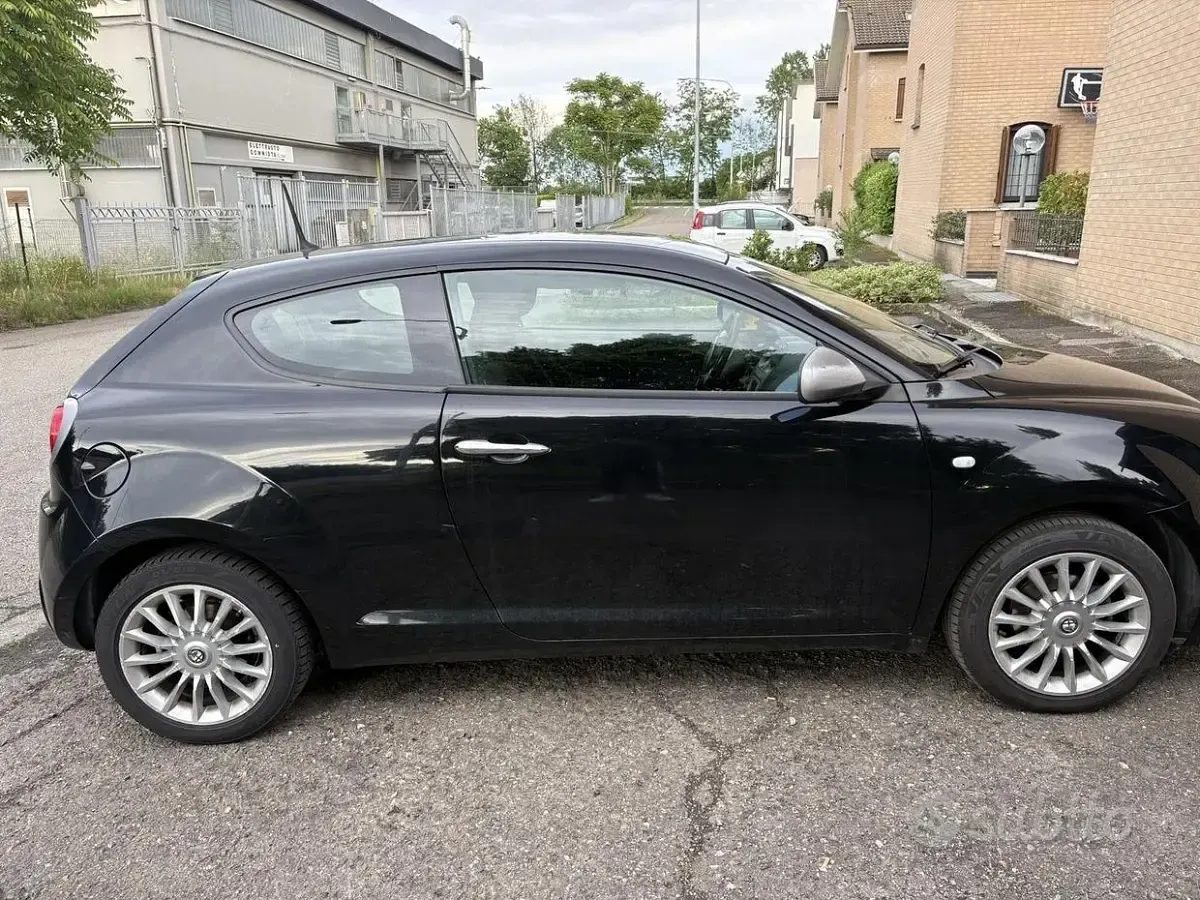 Usata Alfa Romeo MiTo 77 CV (56 kW) 2016 Nero Utilitaria