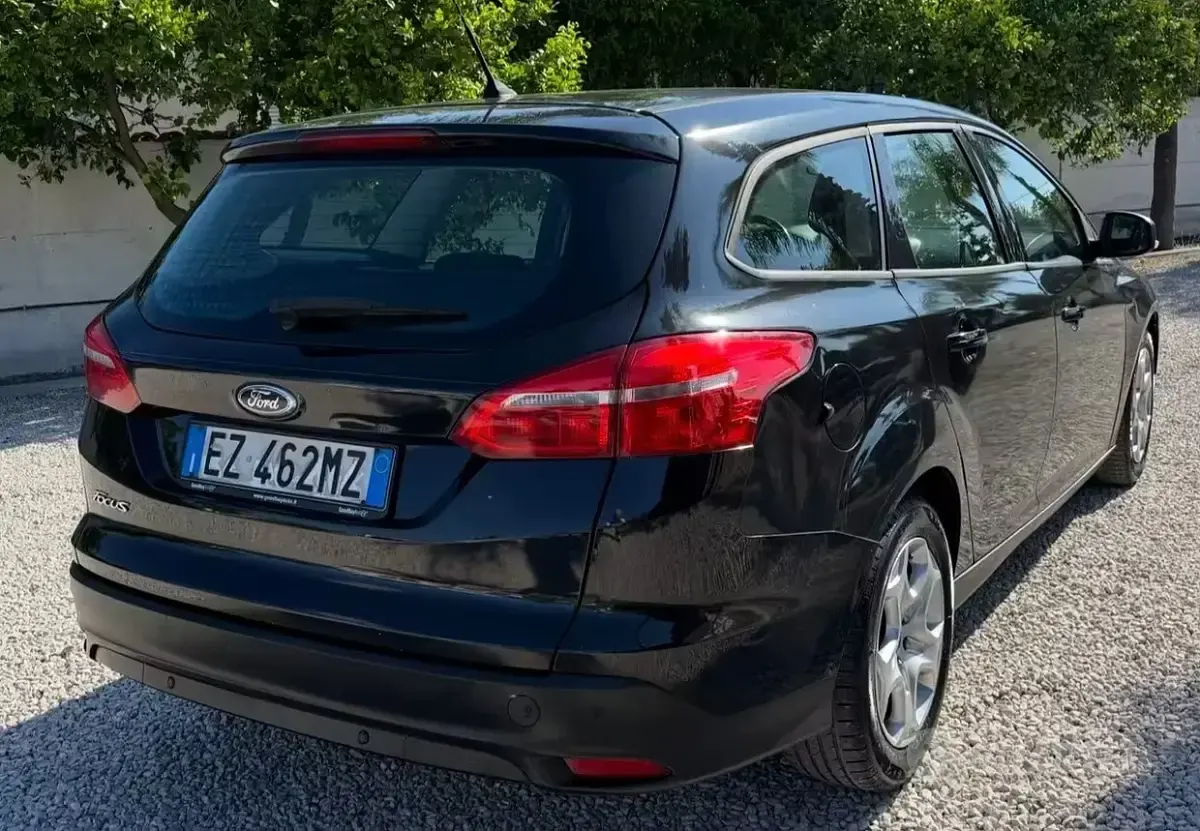 Usata Ford Focus Titanium 120 CV (88 kW) 2015 Nero Station wagon