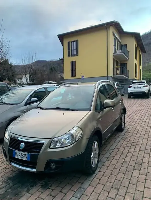 Usata Fiat Sedici Dynamic 120 CV (88 kW) 2007 SUV