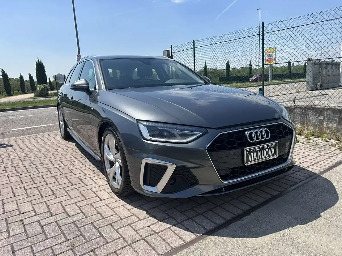 Usata Audi A4 S-Line 190 CV (139 kW) 2020 Grigio Station wagon