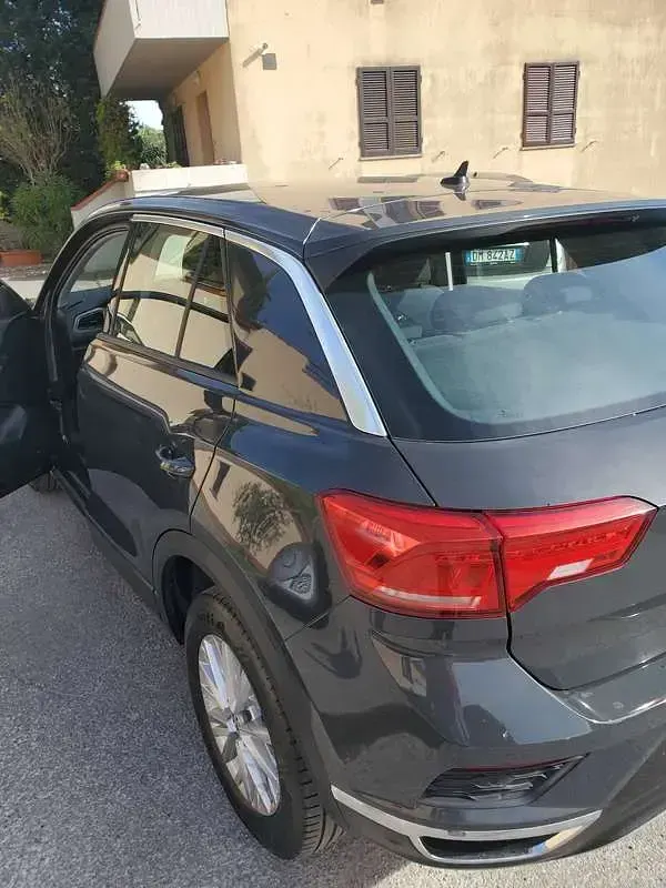 Usata VW T-Roc Style 116 CV (85 kW) 2020 Grigio SUV
