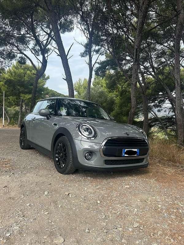 Begagnad Mini ONE 75 HK (55 kW) 2020 Halvkombi
