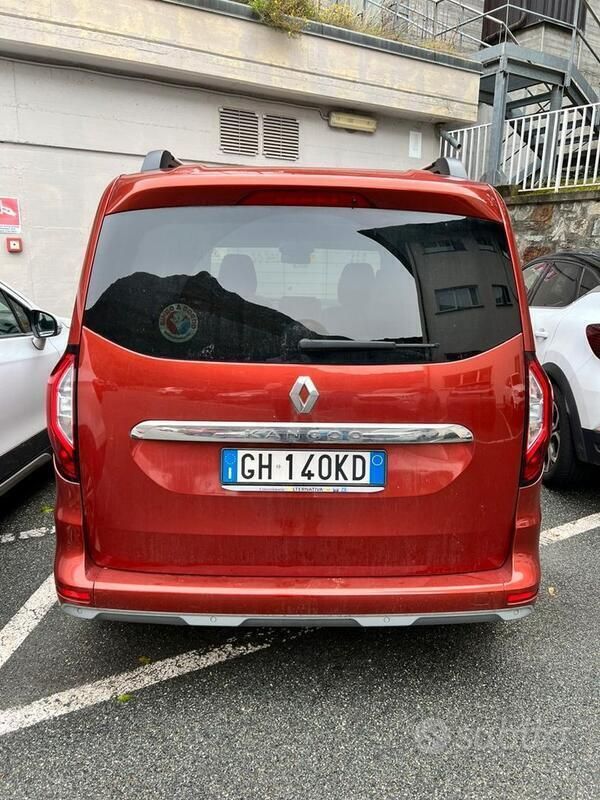Usata Renault Kangoo 95 CV (69 kW) 2022 Monovolume