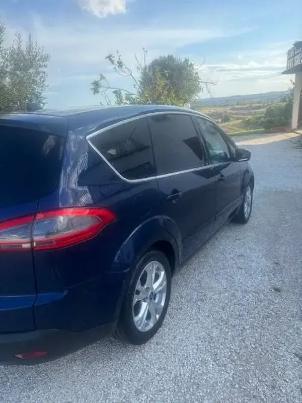Usata Ford S-MAX Titanium 163 CV (119 kW) 2011 Blu/azzurro Monovolume