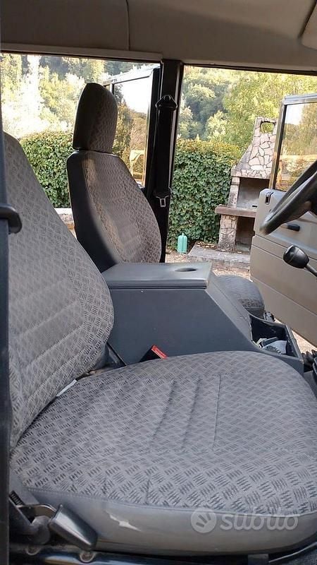 Usata Land Rover Defender 122 CV (89 kW) 2002 Verde SUV