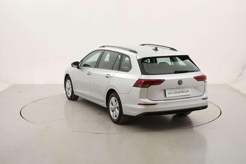 Usata VW Golf VIII Life 116 CV (85 kW) 2022 Argento Station wagon
