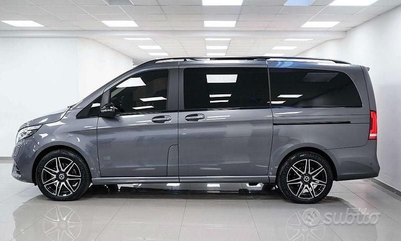 Usata Mercedes 300 Premium 239 CV (175 kW) 2022 Grigio Berlina