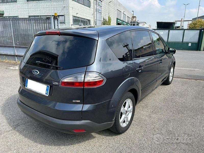 Usata Ford S-MAX Titanium 140 CV (102 kW) 2007 Grigio Monovolume