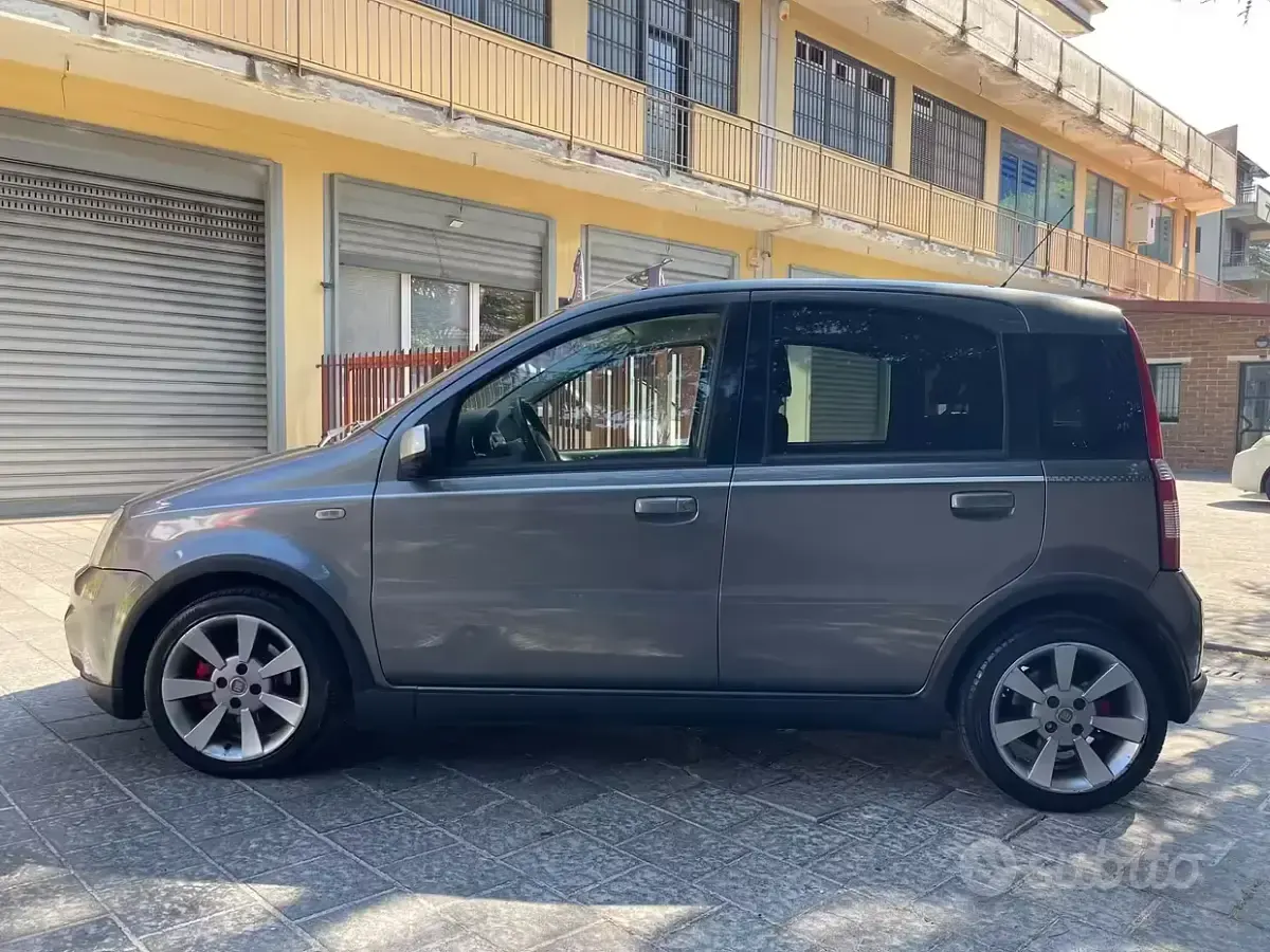 Usata Fiat Panda 101 CV (74 kW) 2007 Grigio Utilitaria