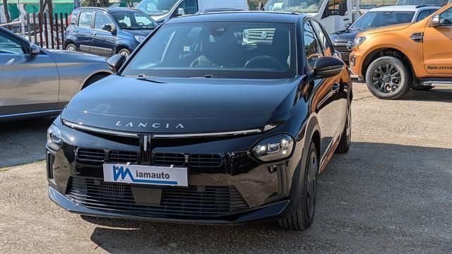 Usata Lancia Ypsilon 101 CV (74 kW) 2025 Nero Utilitaria
