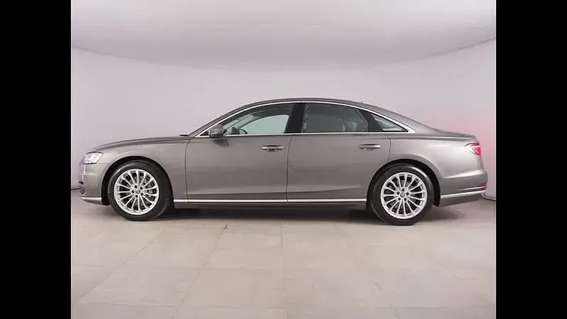 Usata Audi A8 Comfort 286 CV (210 kW) 2019 Grigio Berlina